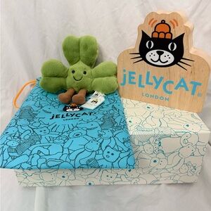 *** SOLD *** NWT Jellycat Amuseables Siofra Shamrock - VHTF!!! SHIPS SAME DAY